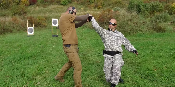 Jedinečný strelecký zážitok s lekciou sebaobrany podľa systému KRAV MAGA - vhodné aj pre ženy