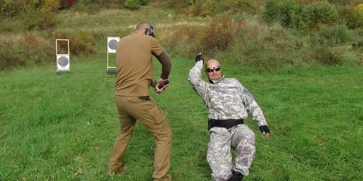 Jedinečný strelecký zážitok s lekciou sebaobrany podľa systému KRAV MAGA - vhodné aj pre ženy
