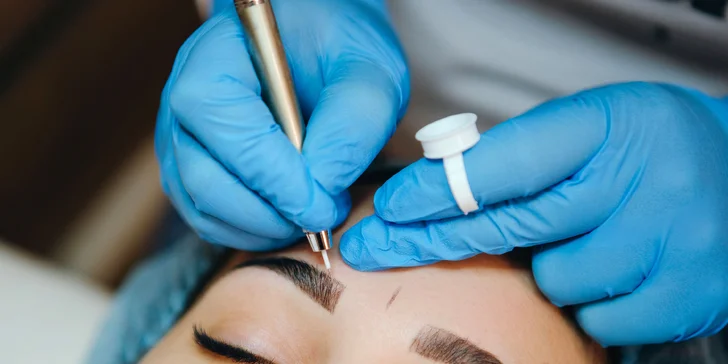 Microblading obočia alebo hĺbkové čistenie pleti