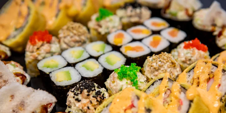 SUSHI BONSAI: Exkluzívny sushi set pre 2-3 osoby, až 36 kúskov (1120 g)!