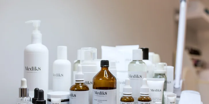 Skin scrubber alebo chemický peeling pre pleť ako bábätko