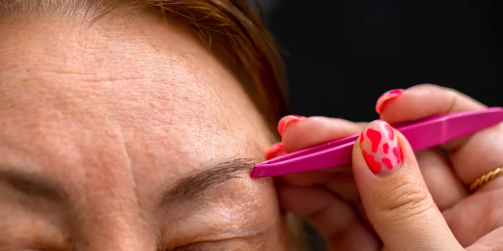 Krásne a vyživené obočie v GLOW&GO: Úprava, farbenie a laminácia