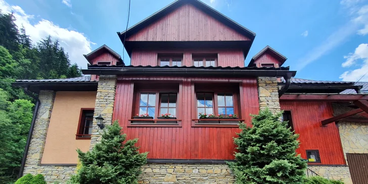 Pobyt v Zázrivskom dvore s polpenziou, privátnym mini wellness a výhľadom na Rozsutec