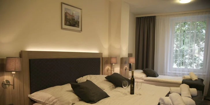 Čarovná dovolenka v Českom Krumlove: hotel 10 minút od historického centra, raňajky i fľaša vína