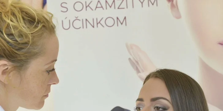 Líčenie s vizážistkou a profesionálne portrétové fotenie