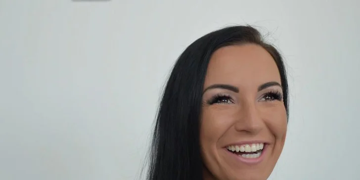 Líčenie s vizážistkou a profesionálne portrétové fotenie