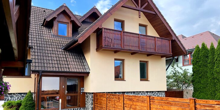 Pobyt pre dve osoby v srdci Vysokých Tatier: útulný rodinný penzión, farebne zariadené izby a množstvo aktivít v okolí