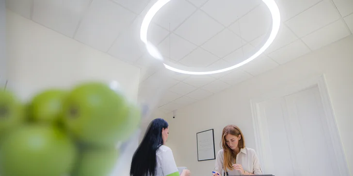 Zľava na neviditeľný zubný strojček INVISALIGN