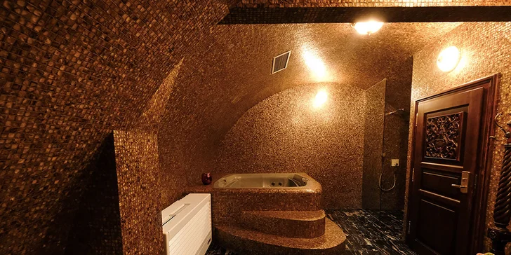 Luxus s nádychom histórie: hotel v centre Českého Krumlova s raňajkami a vstupom do wellness