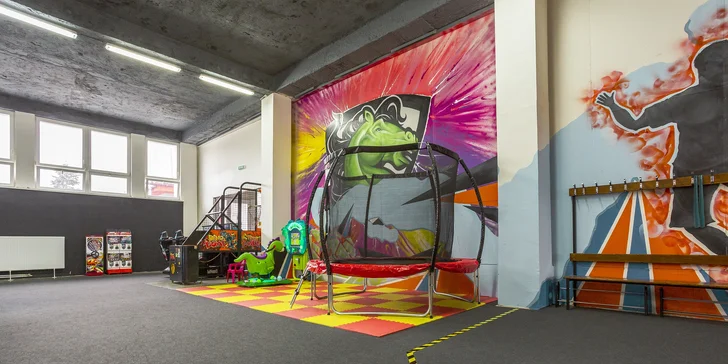 Vstupy na 60 alebo 120 minút počas celého týždňa do trampolínového centra JUMP IT UP