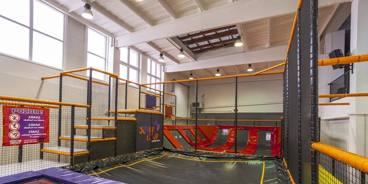 Vstupy na 60 alebo 120 minút počas celého týždňa do trampolínového centra JUMP IT UP