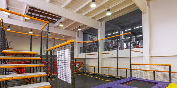 Vstupy na 60 alebo 120 minút počas celého týždňa do trampolínového centra JUMP IT UP