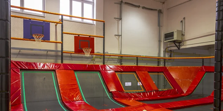 Vstupy na 60 alebo 120 minút počas celého týždňa do trampolínového centra JUMP IT UP