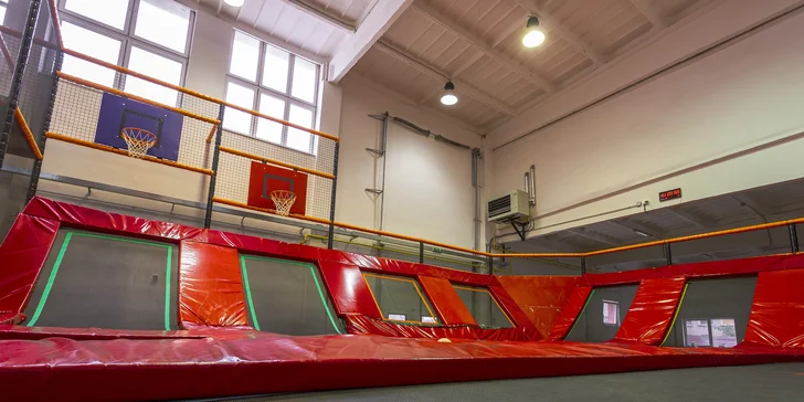 Vstupy na 60 alebo 120 minút počas celého týždňa do trampolínového centra JUMP IT UP