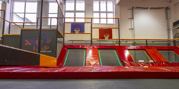 Vstupy na 60 alebo 120 minút počas celého týždňa do trampolínového centra JUMP IT UP