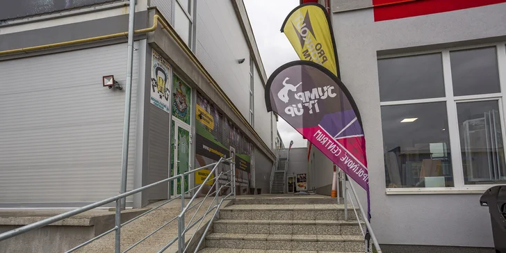 Vstupy na 60 alebo 120 minút počas celého týždňa do trampolínového centra JUMP IT UP