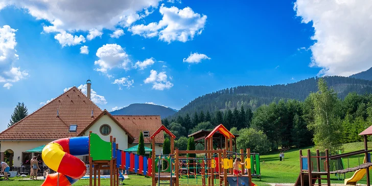Dovolenka v Jánskej doline v apartmánovom rezorte Štiavnica so špičkovým wellness so saunami a bazénom + 2 deti v cene voucheru