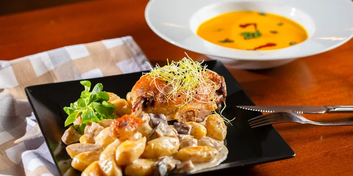 Menu pre gurmánov: kačacie stehno na opekaných šúľancoch a hokkaido polievka