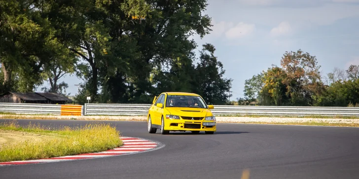 Super jazda v nadupaných autách na pretekárskom okruhu SLOVAKIA RING s videozáznamom