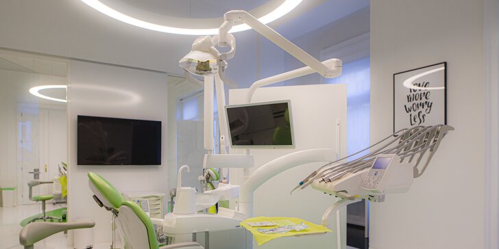 Zľava na neviditeľný zubný strojček INVISALIGN + bielenie zubov vo Family Dental Care