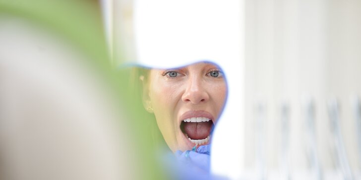 Dentálna hygiena, strojček Invisalign či zubná protetika vo Family Dental Care