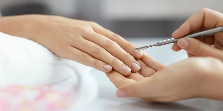 Japonská manikúra, lakovanie nechtov alebo nové gélové nechty