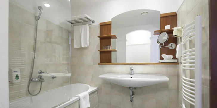 Wellness pobyt v 4* hoteli Karos Spa s polpenziou a bohatým programom pre rodiny s deťmi