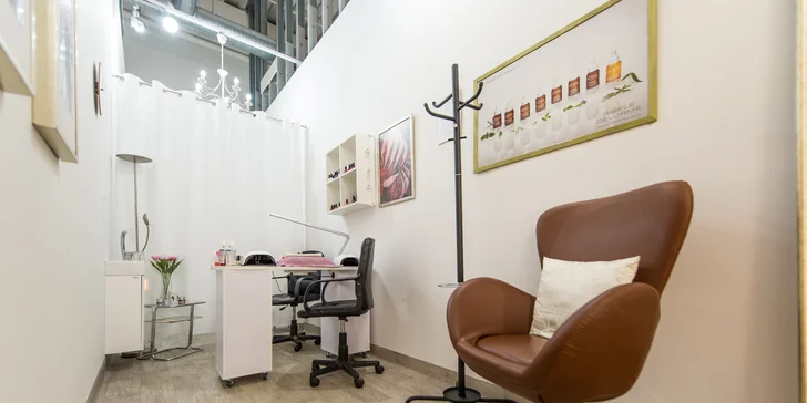 Krásne ruky s profesionálnou japonskou alebo Shellac manikúrou