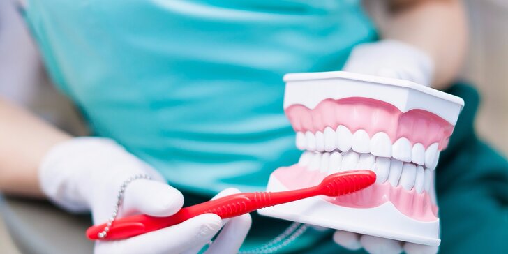 Dentálna hygiena s pieskovaním pre dospelých aj deti do 15 rokov