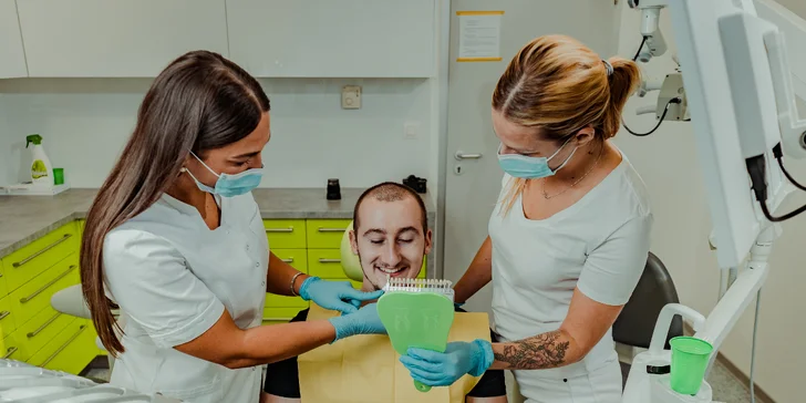 Dentálna hygiena s pieskovaním, bielenie zubov Power Whitening alebo darčeková poukážka