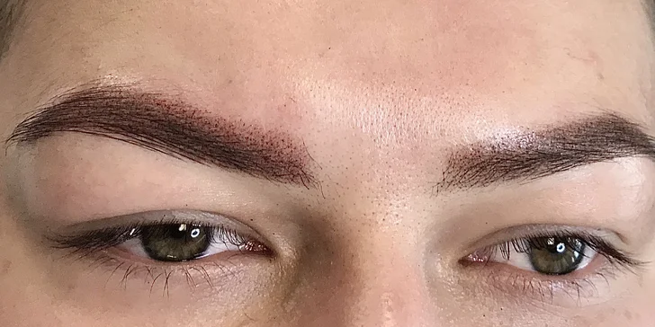 Permanentný make-up (obočie, horná linka, pery) či laminácia obočia