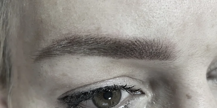 Permanentný make-up (obočie, horná linka, pery) či laminácia obočia