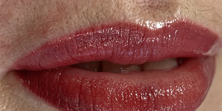 Permanentný make-up (obočie, horná linka, pery) či laminácia obočia