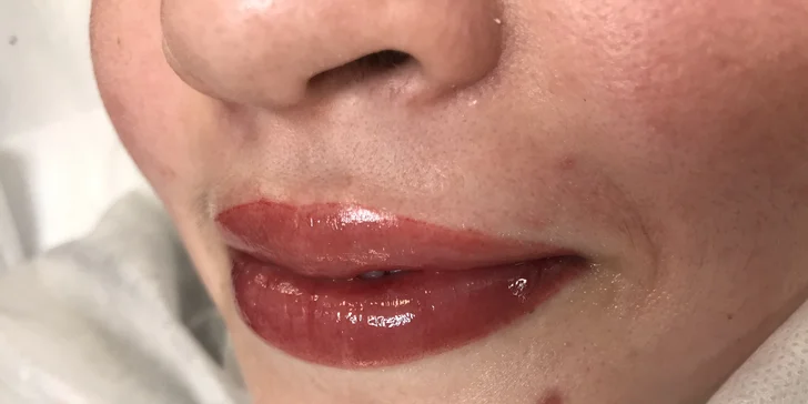 Permanentný make-up (obočie, horná linka, pery) či laminácia obočia