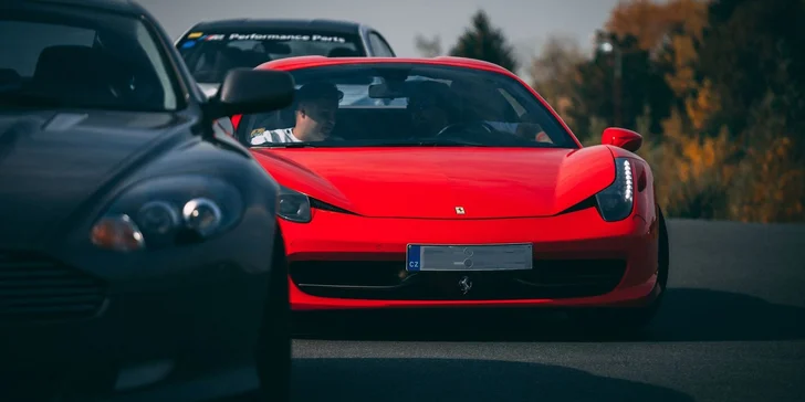 Zážitok vo Ferrari, Lamborghini, McLarene a Porsche.