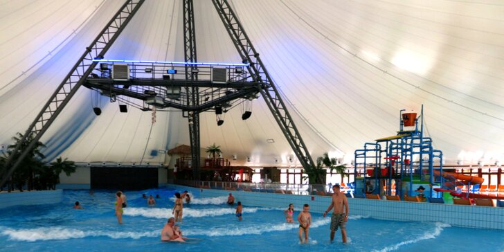 Wellness pobyt neďaleko Bešeňovej so saunami, jacuzzi a vyhrievaným bazénom a aktivitami pre deti