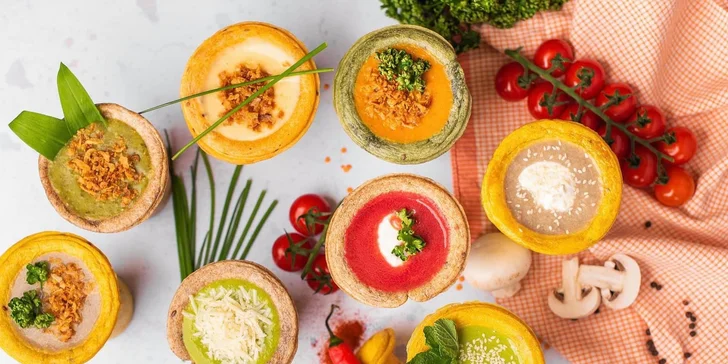 Polievka v chlebovom poháriku + vegetatarák v košickom Soupculture