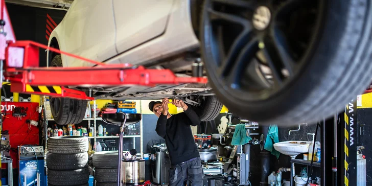 Výmena oleja a olejového, vzduchového a peľového filtra v Petržalskom ZS Auto