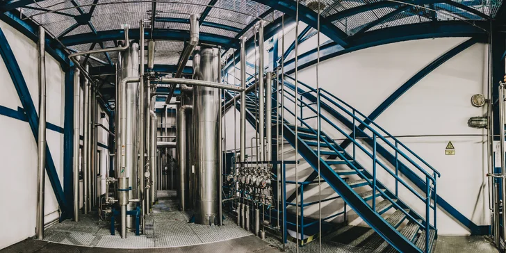 Jedinečný pobyt v Hniezdnom: apartmány vo vidieckom štýle, možnosť prehliadky Nestville Distillery a degustácie