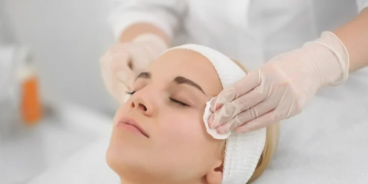 Precízne čistenie pleti alebo chemický peeling