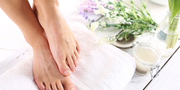 Mokrá, relaxačná alebo s gél lakom? Doprajte svojim nohám pedikúru alebo kompletný relaxačný balíček!