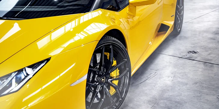Užite si parádnu jazdu v LAMBORGHINI HURACAN LP 610–4 ako vodič alebo spolujazdec