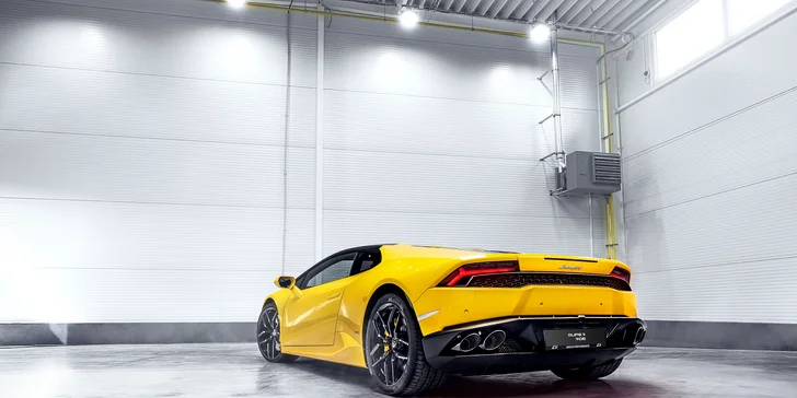 Užite si parádnu jazdu v LAMBORGHINI HURACAN LP 610–4 ako vodič alebo spolujazdec