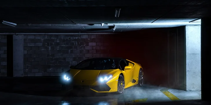 Užite si parádnu jazdu v LAMBORGHINI HURACAN LP 610–4 ako vodič alebo spolujazdec