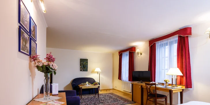 Fantastický odpočinok blízko Vřídelnej kolonády: 3* hotel s raňajkami aj zľava na masáže