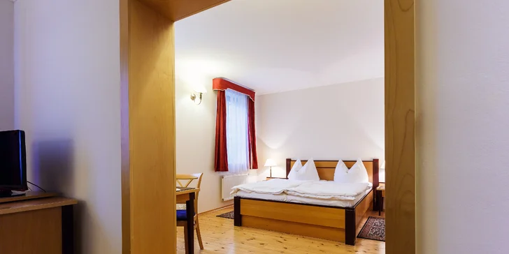 Fantastický odpočinok blízko Vřídelnej kolonády: 3* hotel s raňajkami aj zľava na masáže