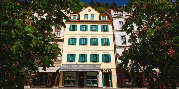 Fantastický odpočinok blízko Vřídelnej kolonády: 3* hotel s raňajkami aj zľava na masáže