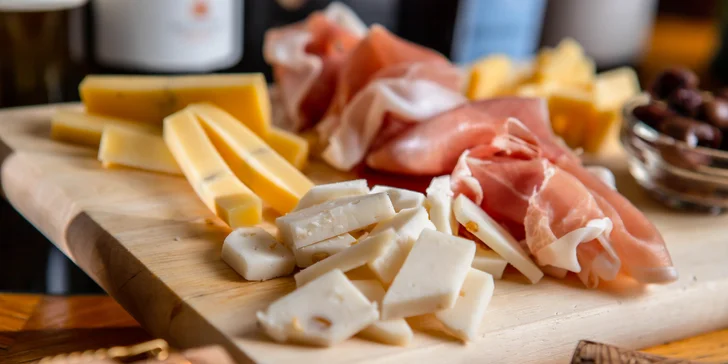 Slepá degustácia vín alebo škola sabráže so somelierom z WINE EXPERT