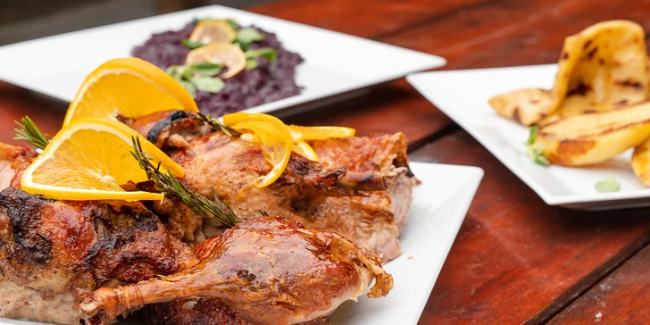 Domáce kačacie hody až pre 4 osoby z Bistra Moment, ktoré je známe vysokou úrovňou gastronómie