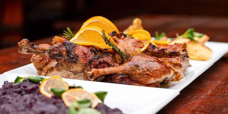 Domáce kačacie hody až pre 4 osoby z Bistra Moment, ktoré je známe vysokou úrovňou gastronómie
